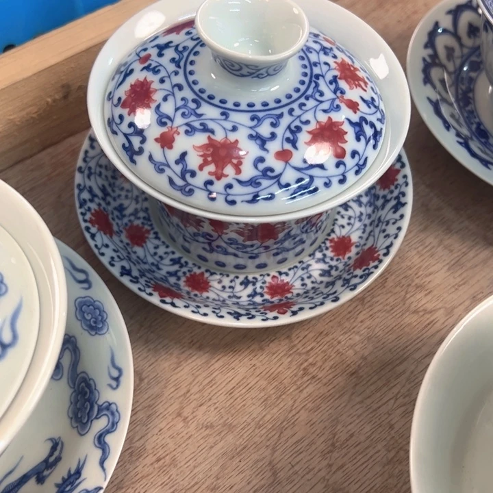 瓷片白青花釉里红缠枝莲马蹄盖碗全品