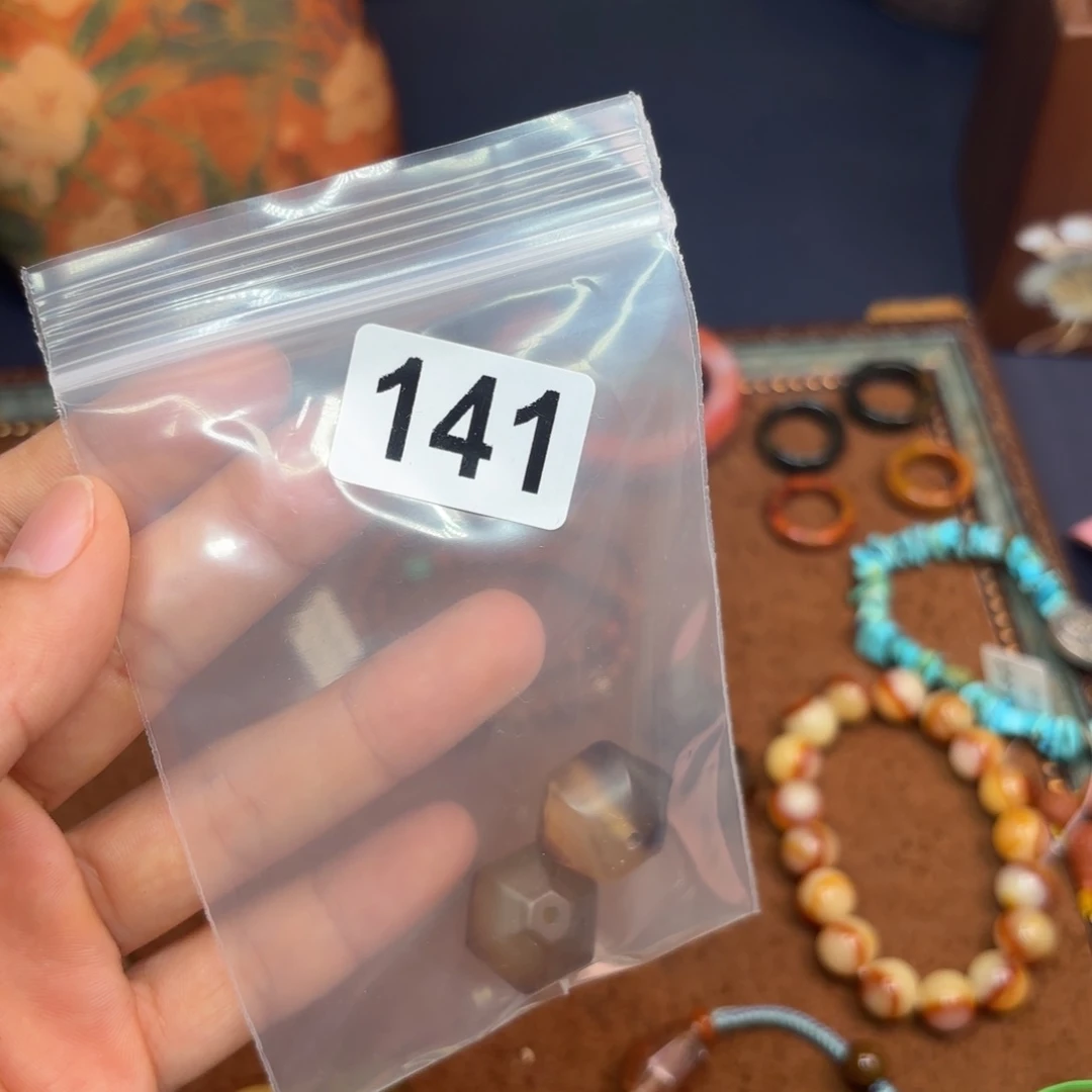 晓***瑞玛瑙/玉髓颈饰未镶嵌