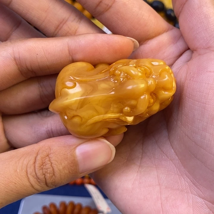 琥珀未镶嵌珠宝奇石