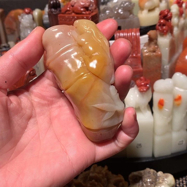 寿山石印石手把件