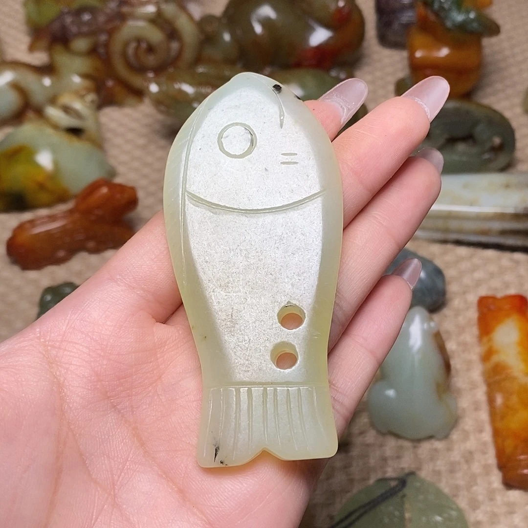 未镶嵌蛇纹石玉颈饰