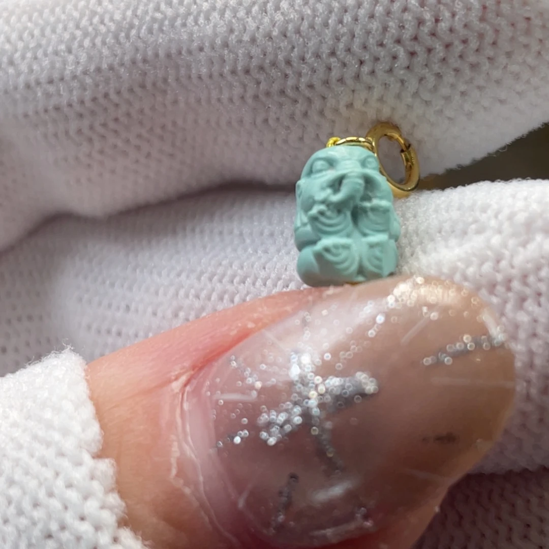 绿松石未镶嵌挂件