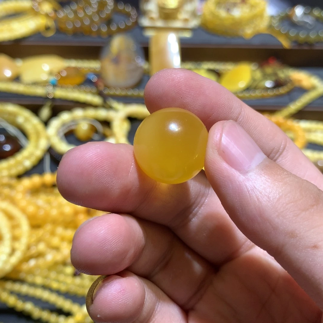 未镶嵌琥珀珠宝奇石一*