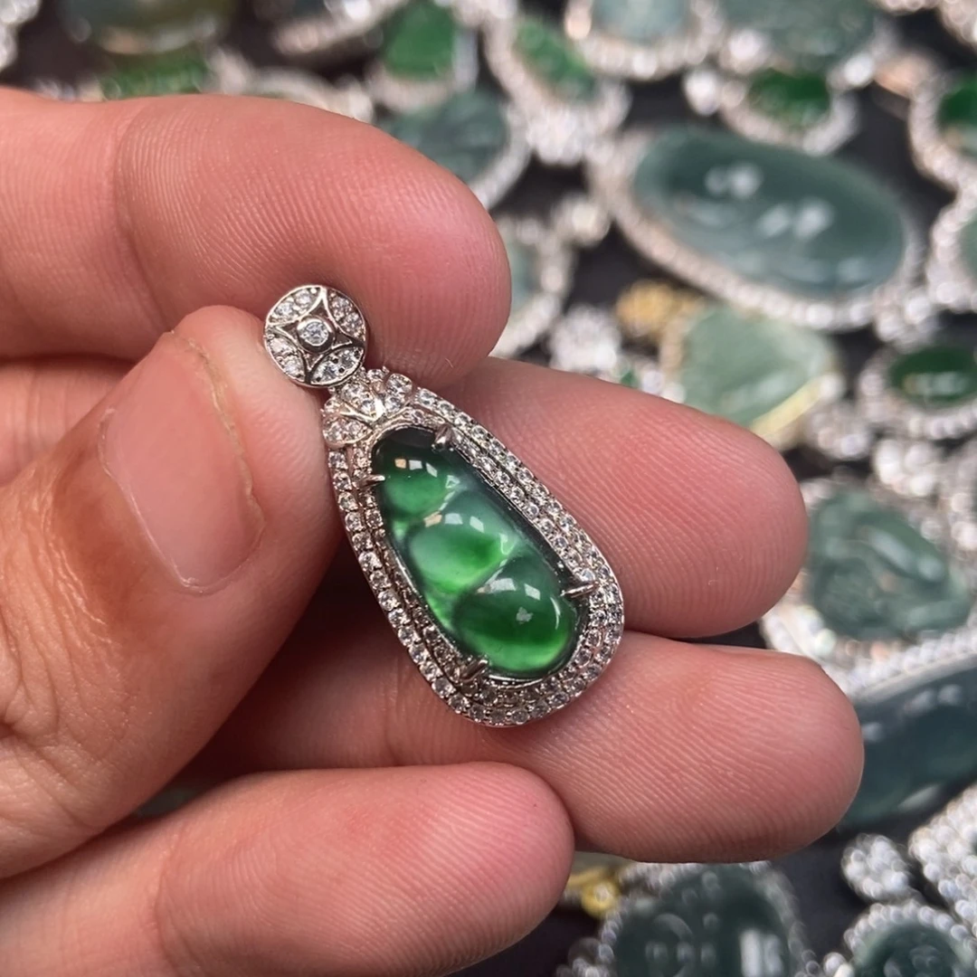 翡翠未镶嵌吊坠(不含链)