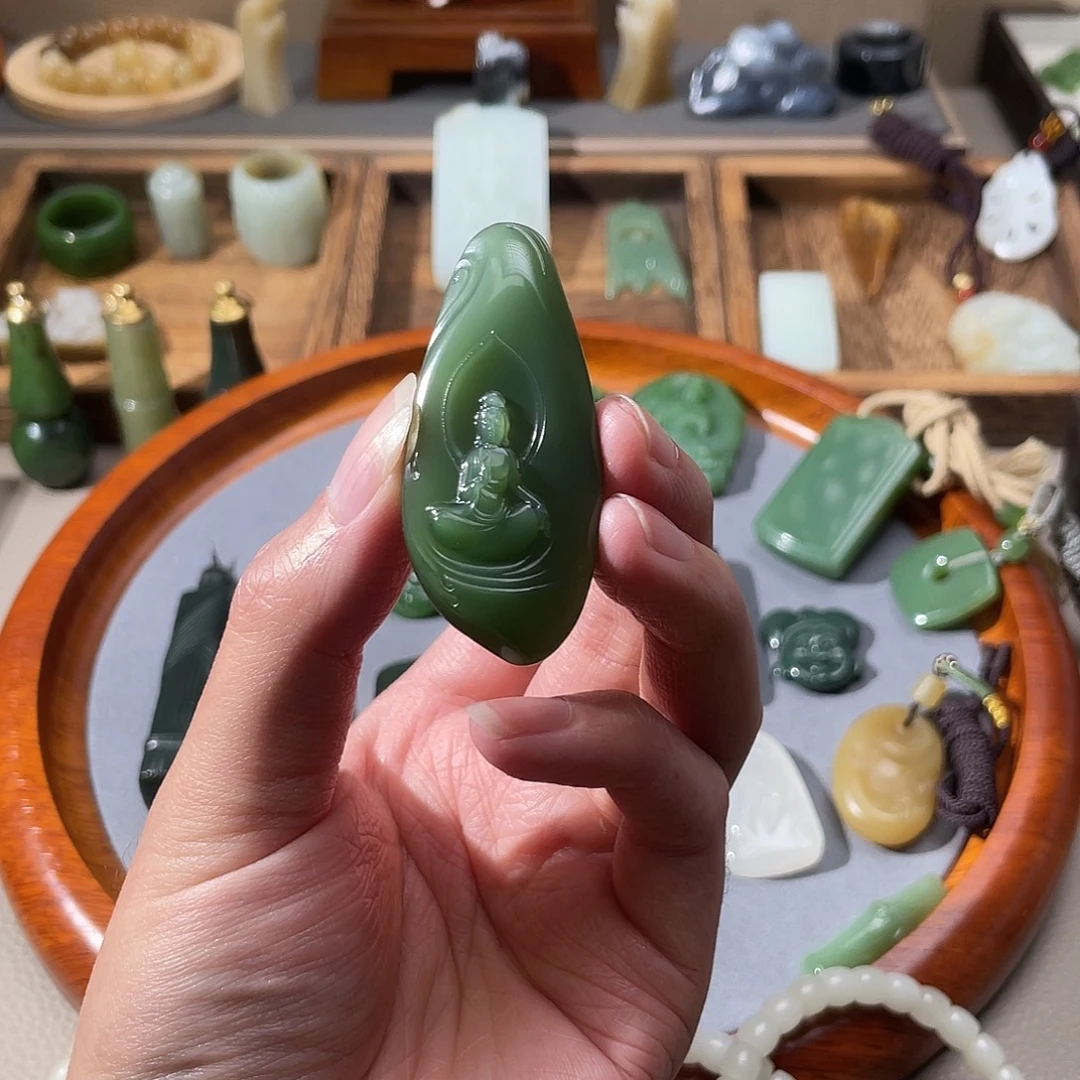 和田玉未镶嵌颈饰