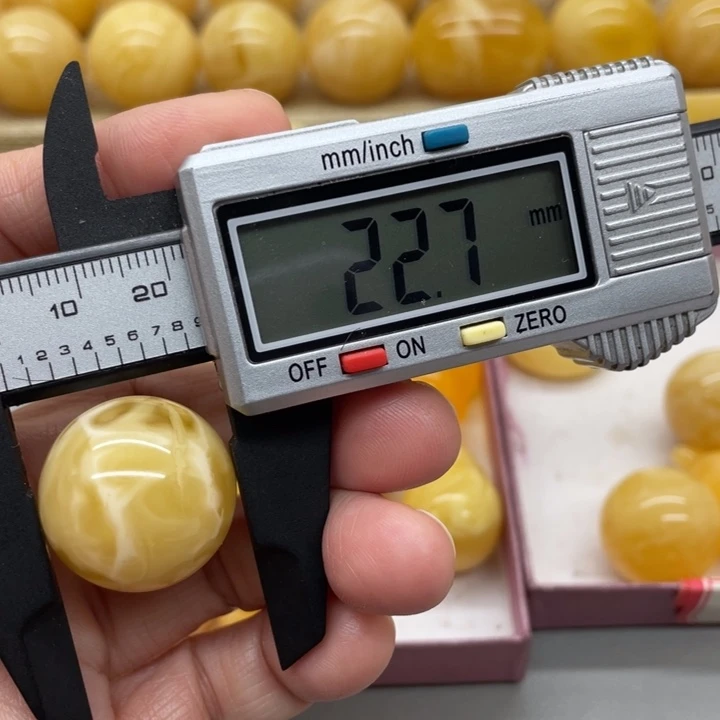 琥珀裸石未镶嵌蜜蜡