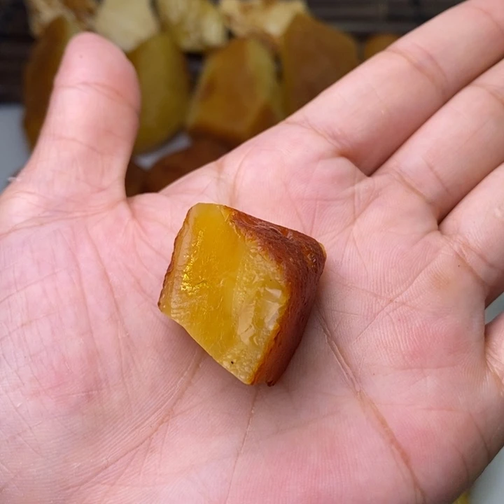 可***能定制琥珀天然蜜蜡乌料