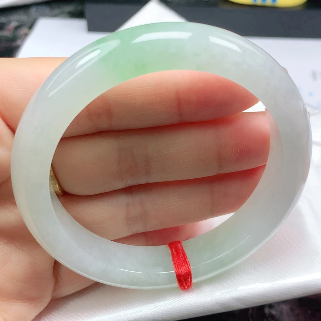翡翠未镶嵌手镯正