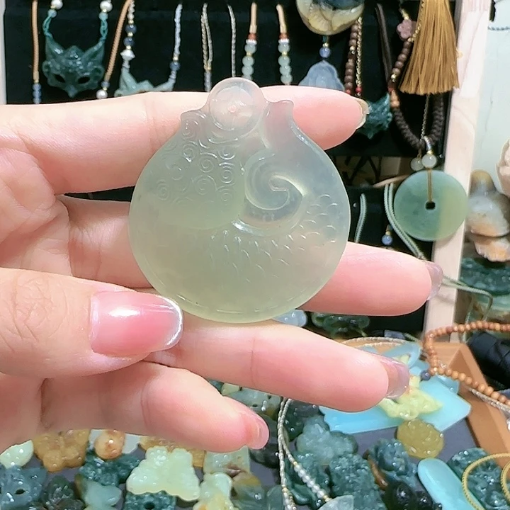 合金岫玉套链鱼吊坠
