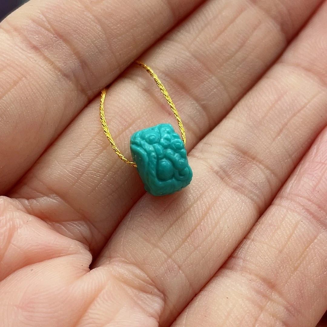 绿松石颈饰未镶嵌