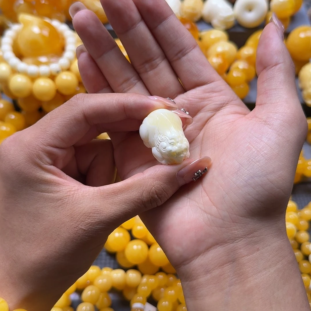 未镶嵌蜜蜡珠宝奇石