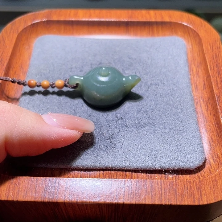 和田玉未镶嵌车挂