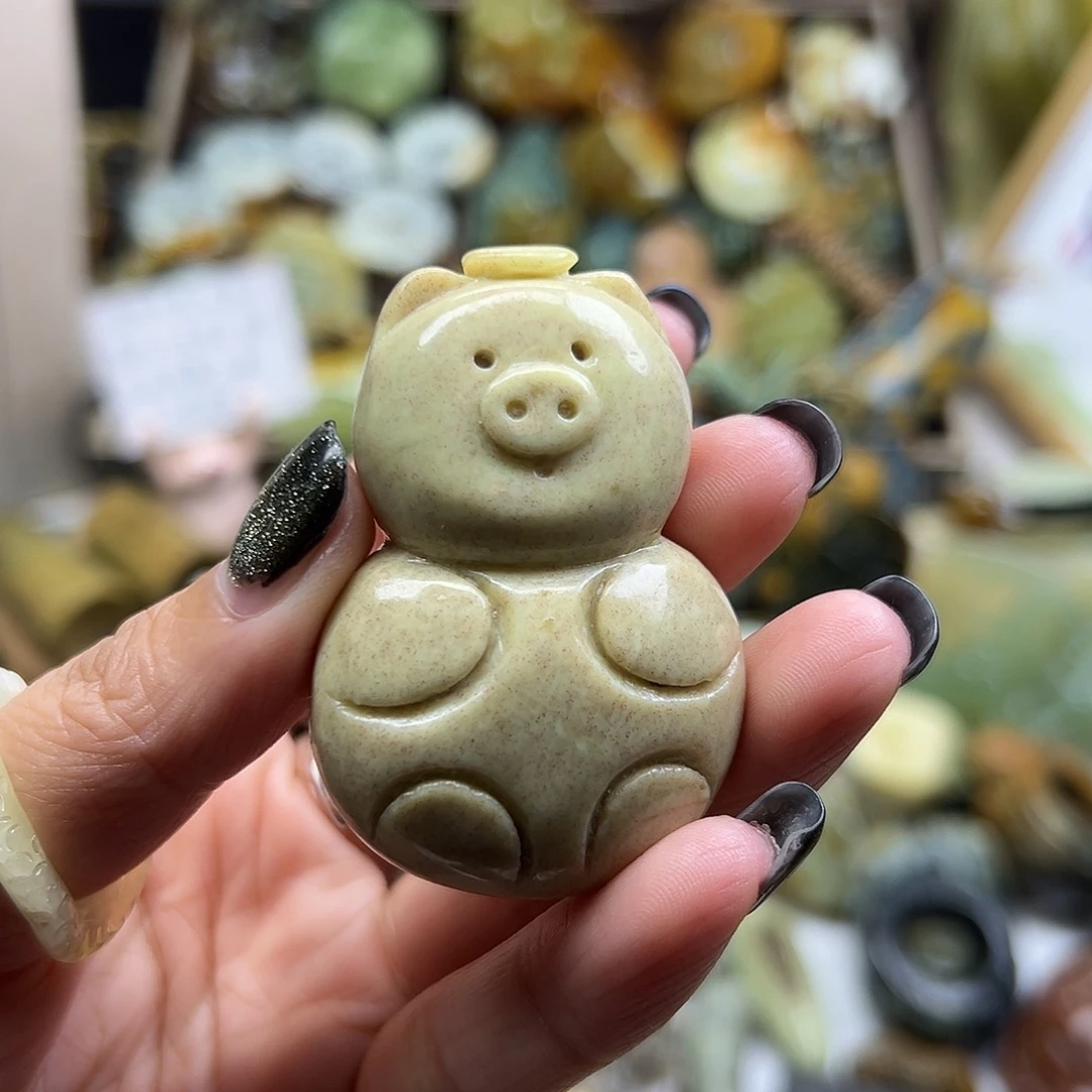 一***祝岫玉未镶嵌颈饰辽阳粉福猪