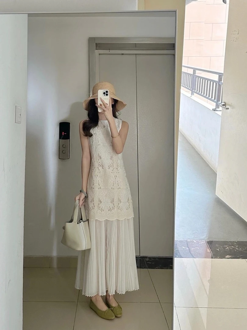 法式复古温柔风重工镂空钩花假两件百褶无袖背心连衣裙女气质长裙