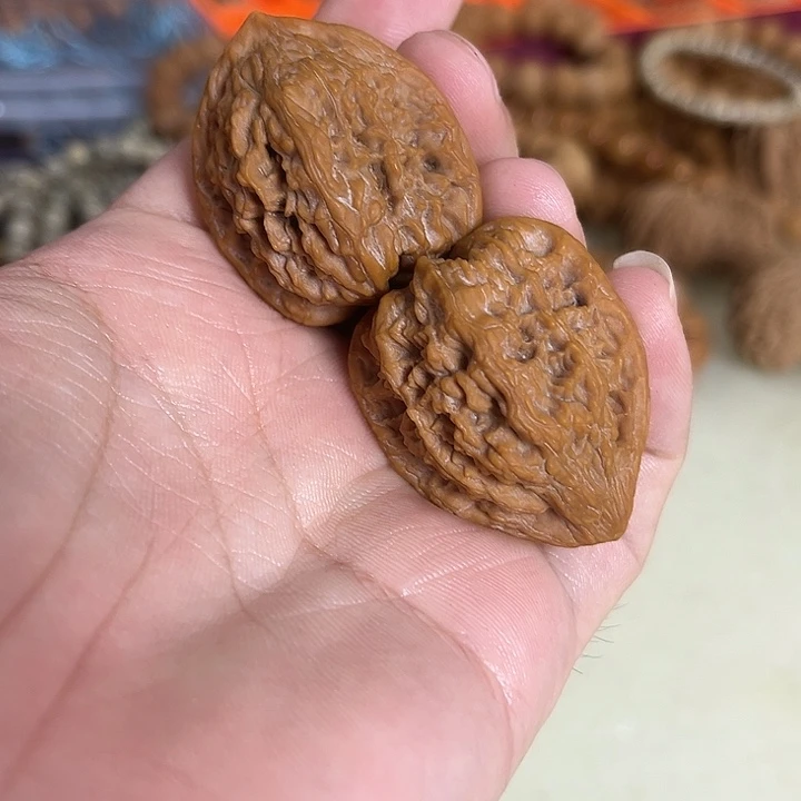 见***己文玩核桃把件32左右红狮子朋友福利