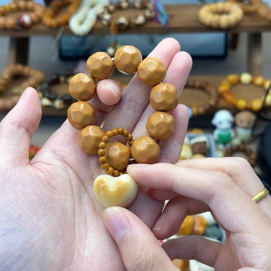 猴头核桃手串7****7手捻爱心