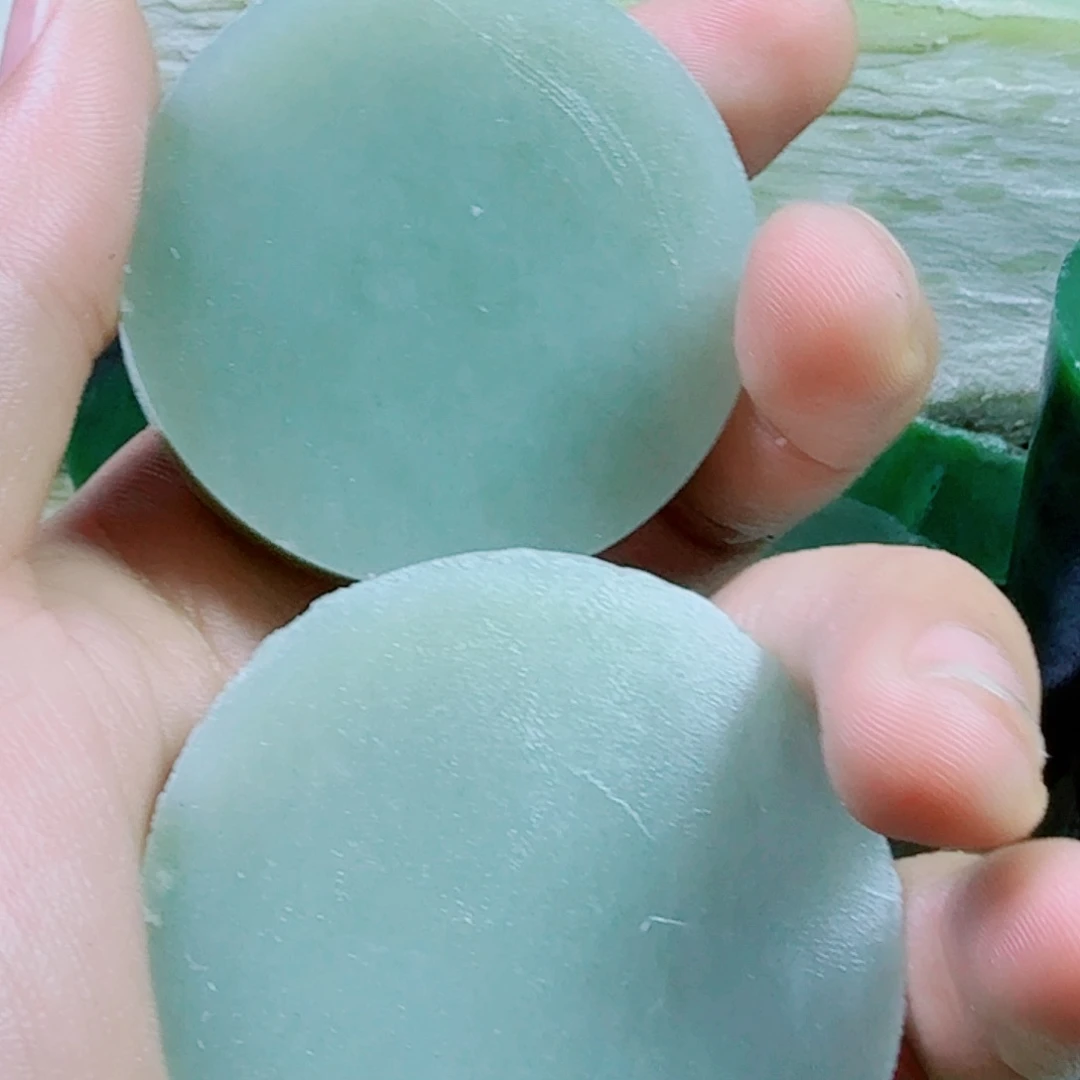 用***9未镶嵌和田玉（糖玉）挂件