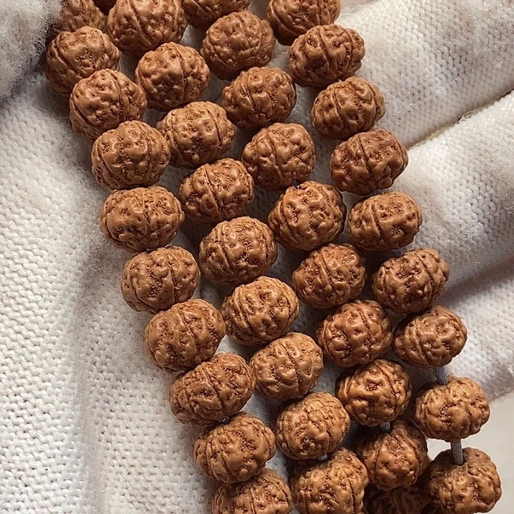 一***先吊坠金刚菩提原皮老树王