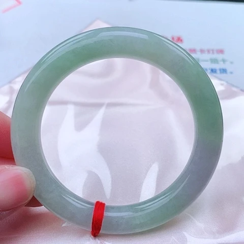 翡翠手镯（圆镯）未镶嵌52 号翡翠手镯