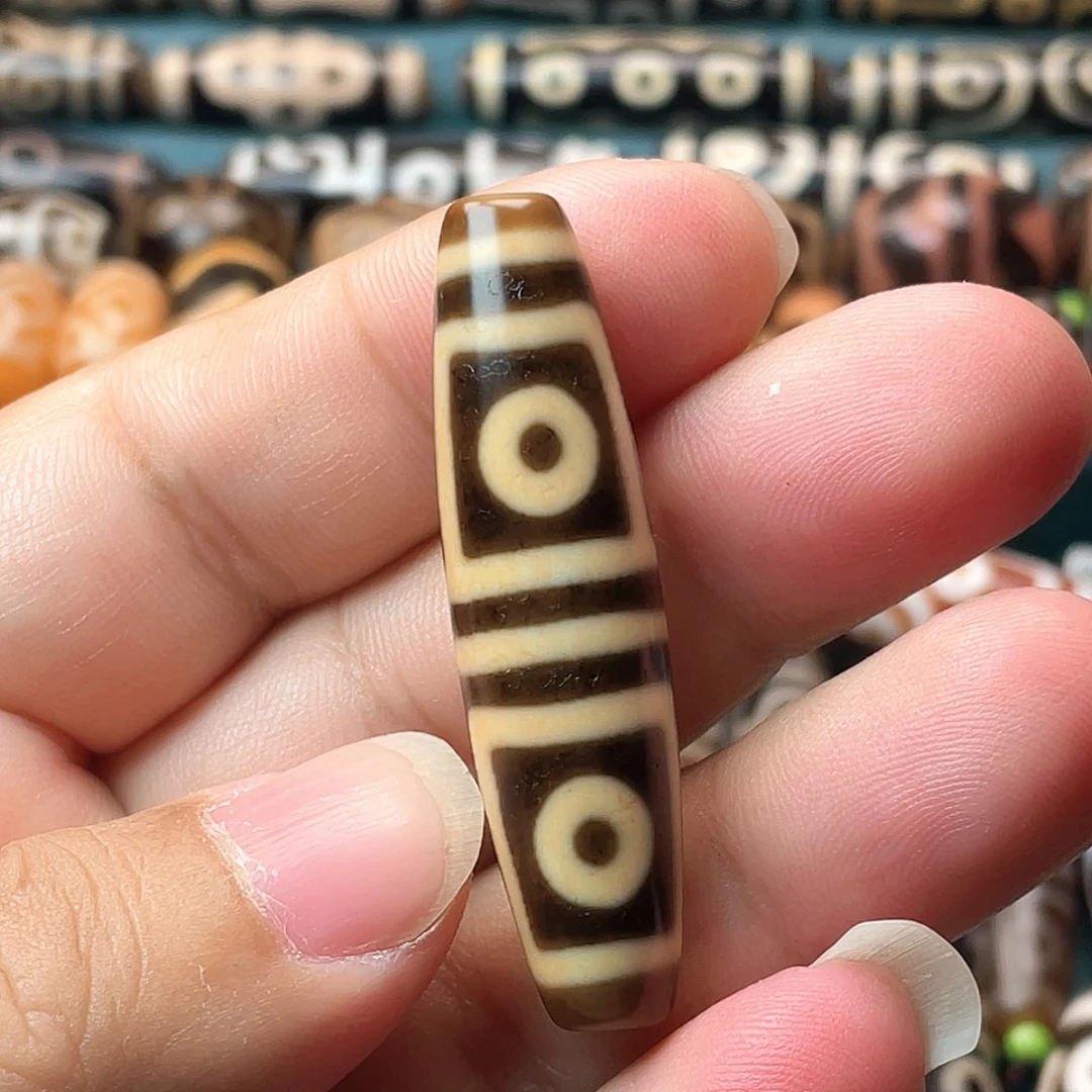 玛瑙/玉髓未镶嵌颈饰牙黄地门四