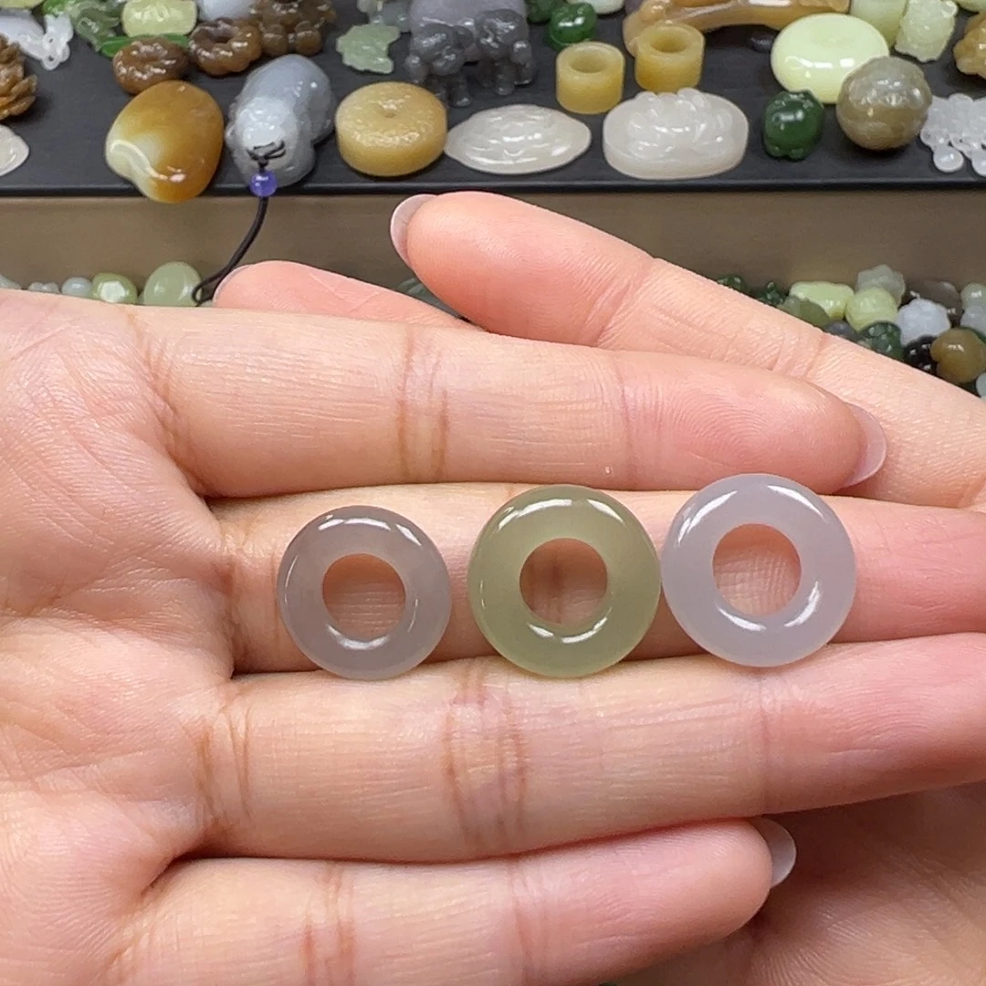 和田玉未镶嵌颈饰98一个多样性发其一