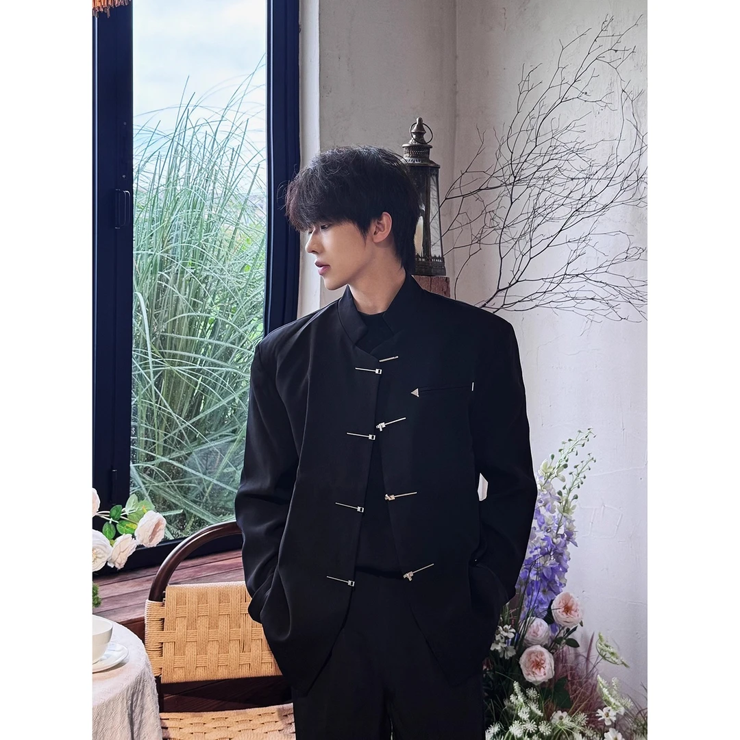 黑色新中式立领垫肩西装外套男高级感痞帅中山装金属盘扣休闲西服