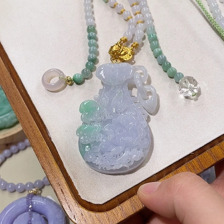 翡翠未镶嵌颈饰翡翠吊坠