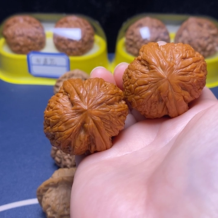 文玩核桃把件御尊