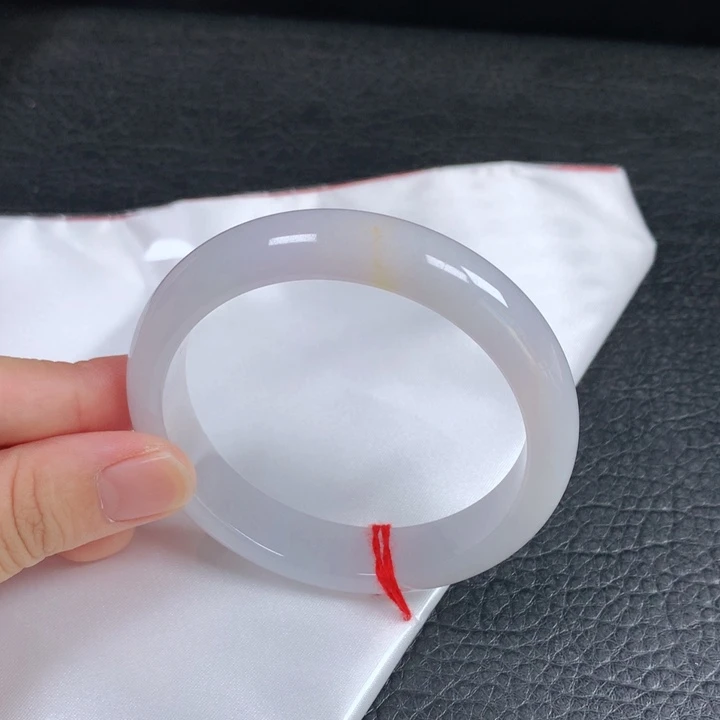 翡翠未镶嵌手镯