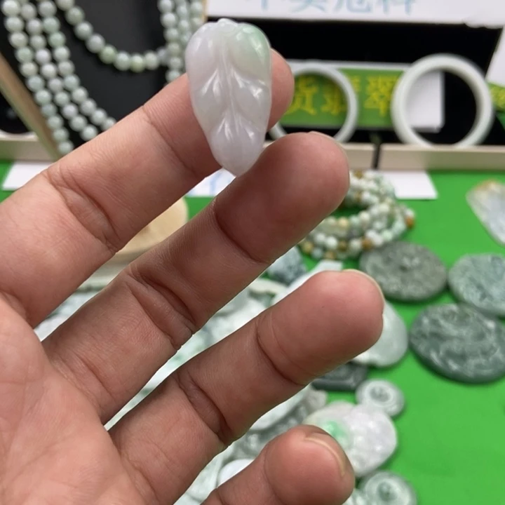 翡翠未镶嵌挂件挂件