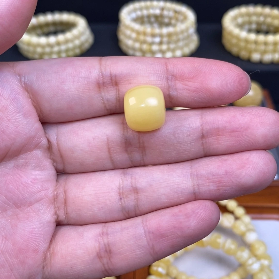 蜜蜡未镶嵌珠宝奇石13.6*12.2