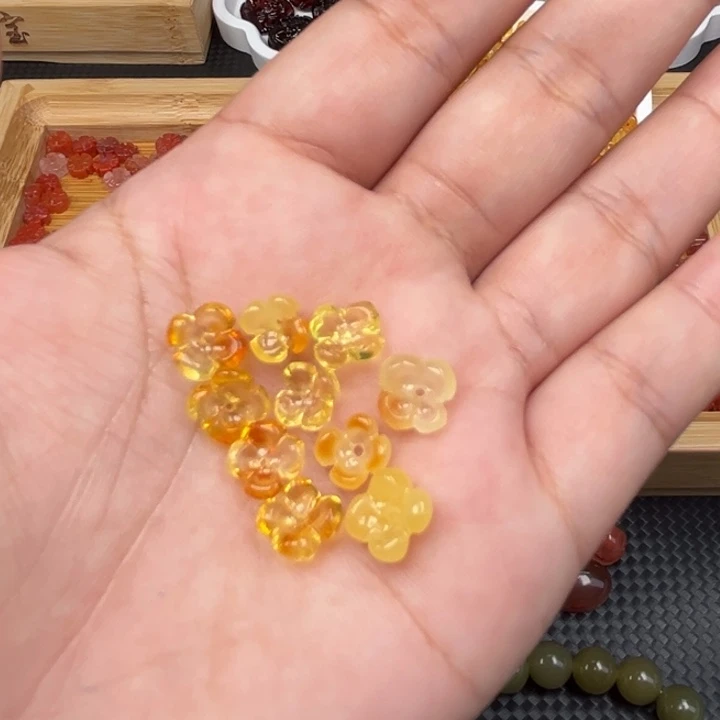 枯***蝶未镶嵌吊坠(不含链)琥珀多样性