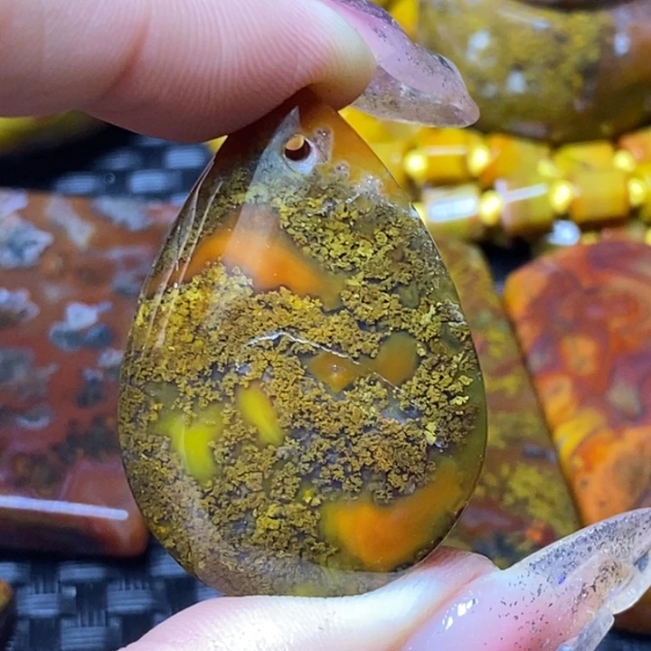 玛瑙/玉髓颈饰足银镀金镶嵌