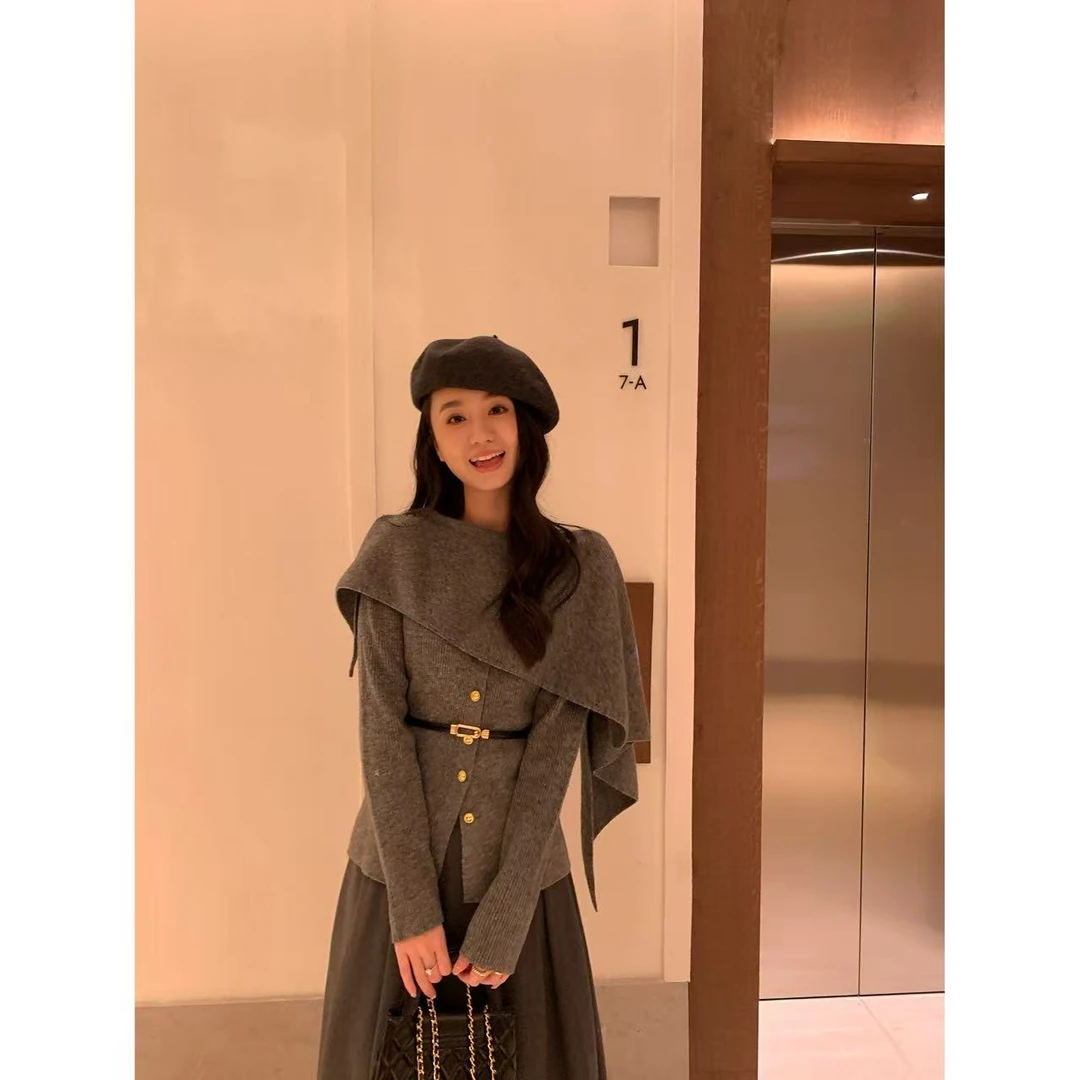 LaceyDitto2025 10/31【贝蒂画展】披肩收腰羊毛针织衫（配腰带）