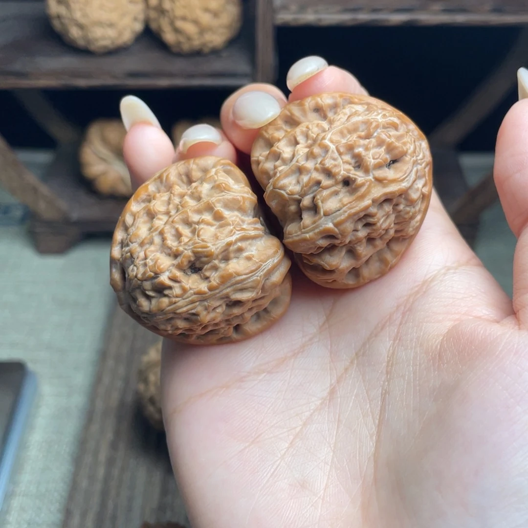 ****皮文玩核桃吊坠三角白38