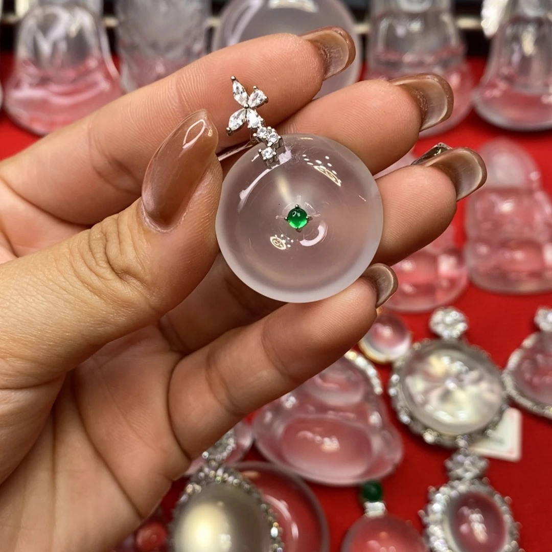 朱***熙石英质玉银S925镶嵌吊坠