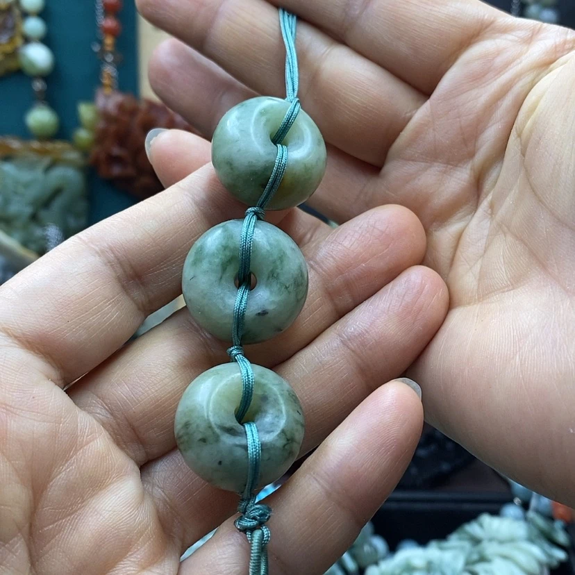 【闪购商品】蛇纹石玉车挂未镶嵌
