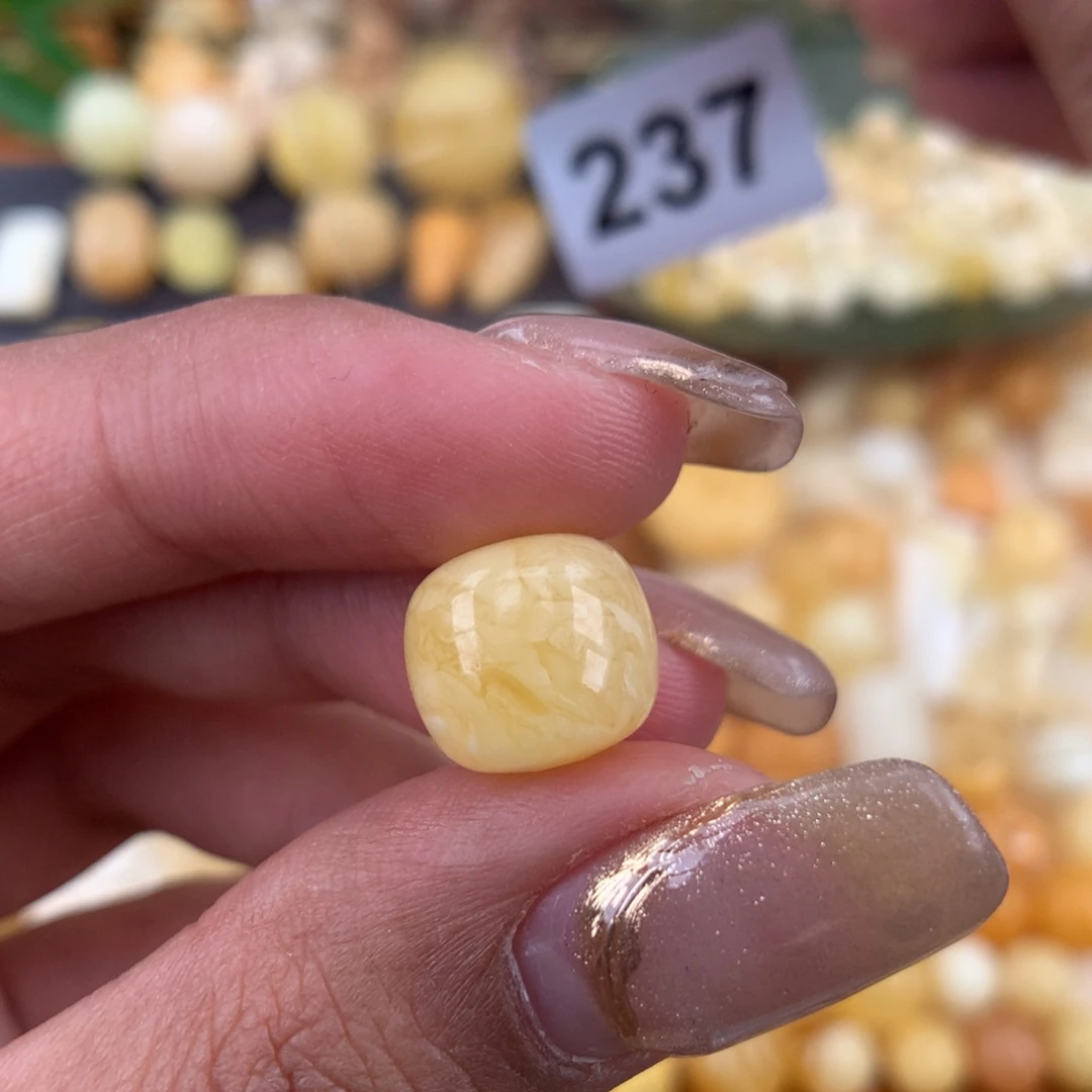 琥珀珠宝奇石未镶嵌11.2
