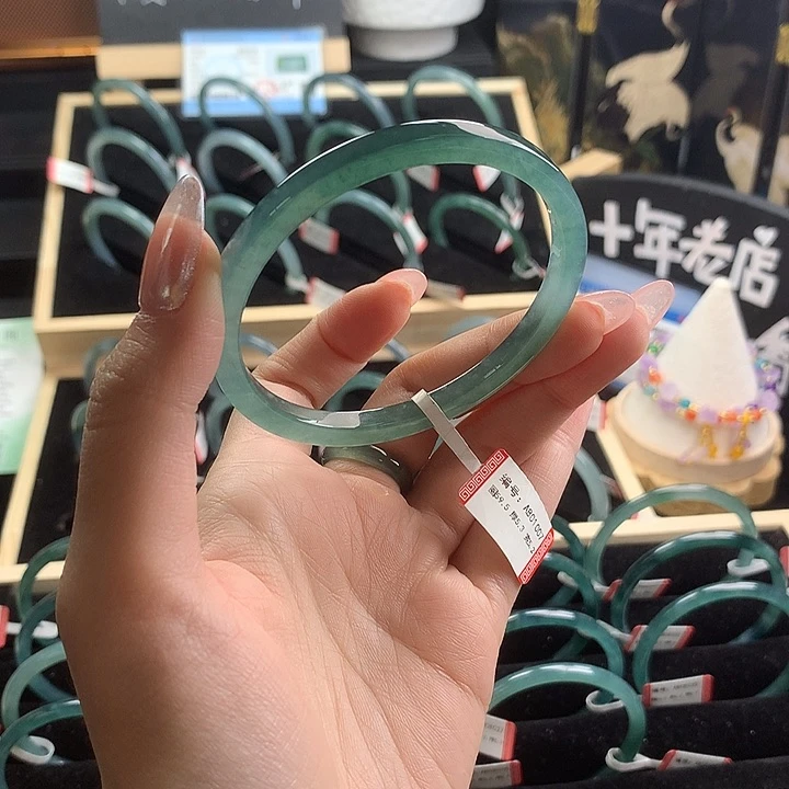 翡翠手镯未镶嵌G****?59-60圈口