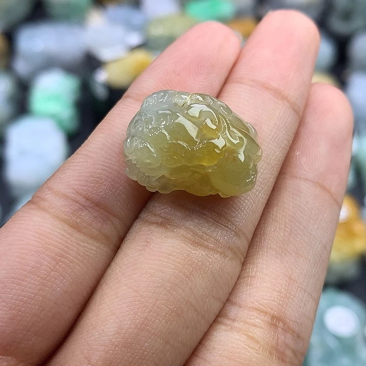 金***宝翡翠未镶嵌颈饰天然缅甸翡翠