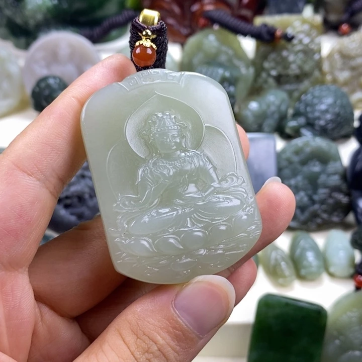 颈饰未镶嵌和田玉芝***机