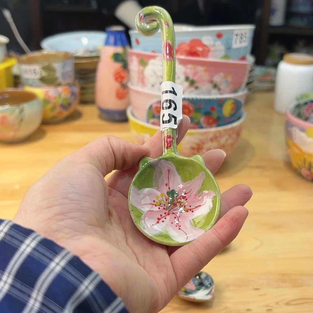 瓷片兔兔盖茨。兔兔