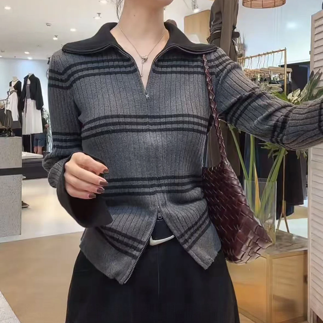 韩系复古高翻领针织开衫女2025设计感秋新款显瘦打底拉链毛衣外穿