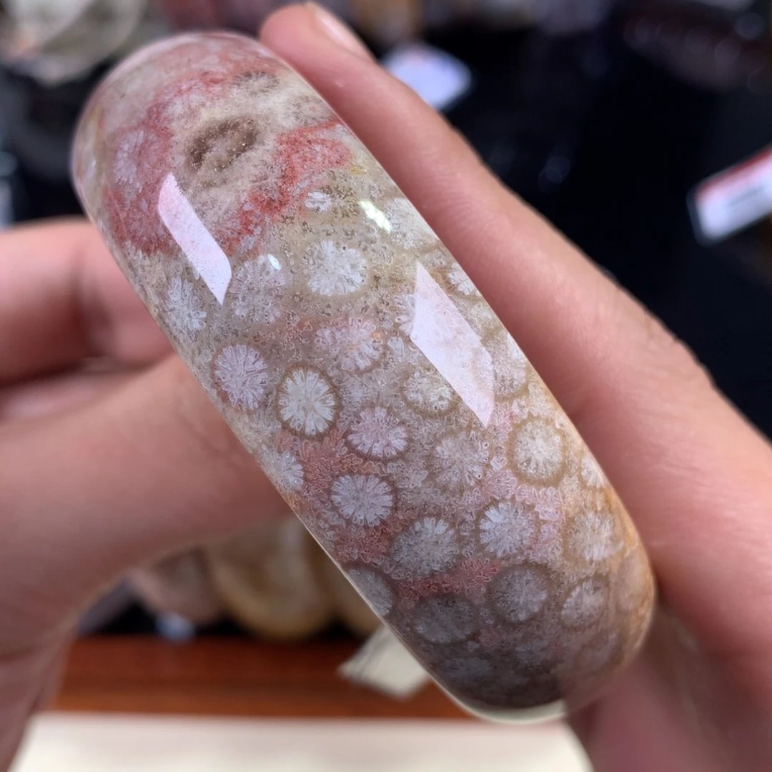 硅化珊瑚（珊瑚玉）未镶嵌吊坠(赠链)24号58圈红彩带白皮花
