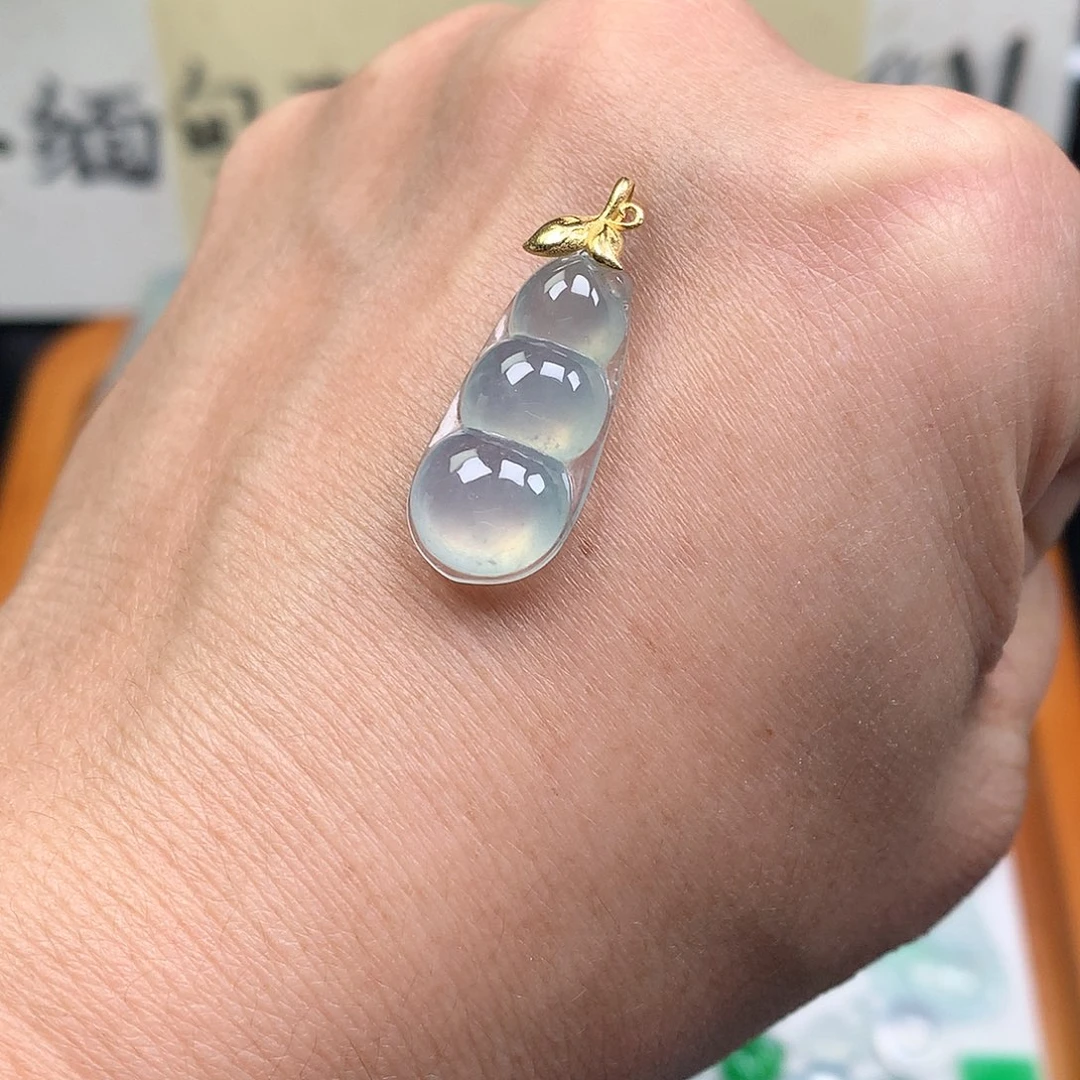 翡翠裸石18K金镶嵌缅甸天然A货翡翠冰种豆子