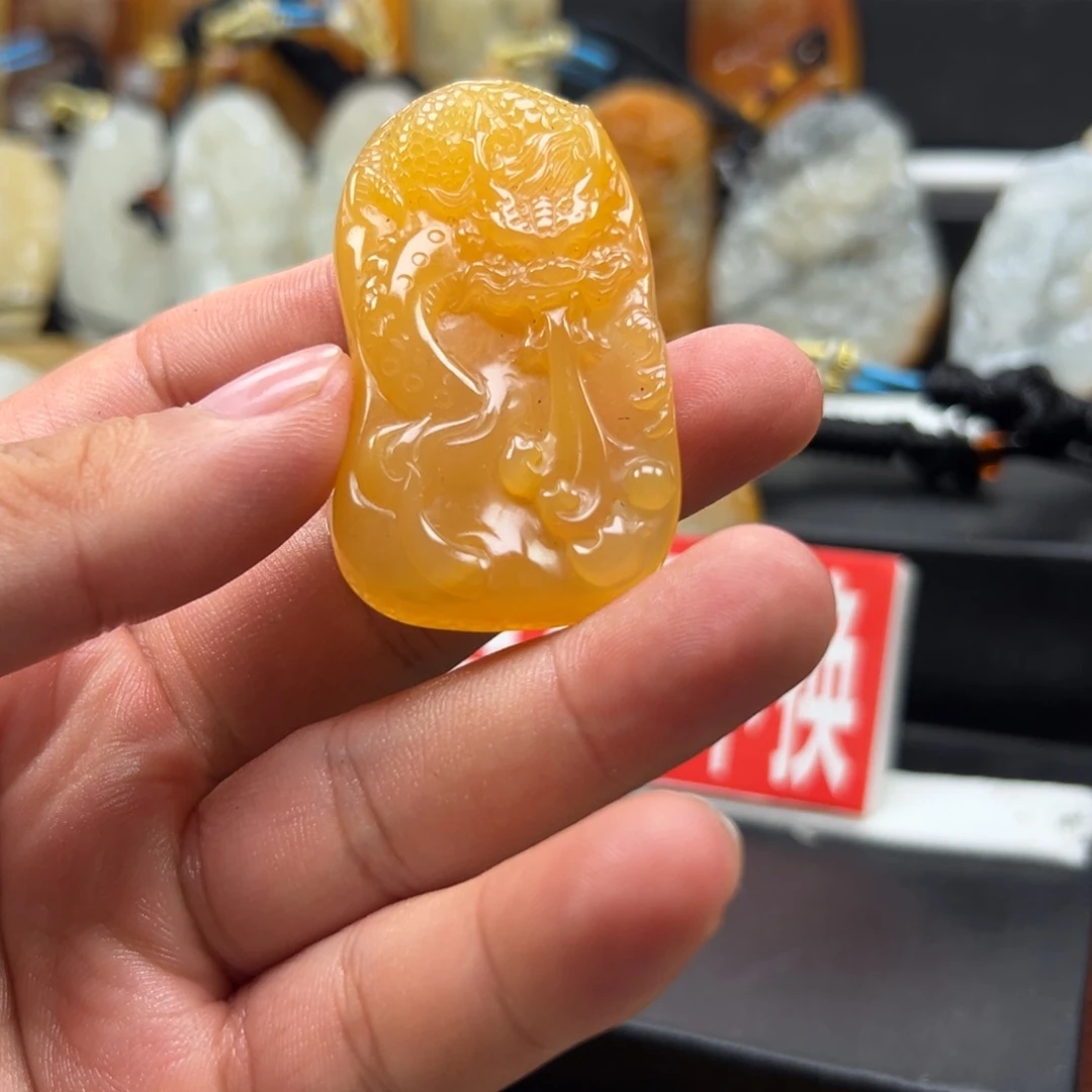 未镶嵌石英质玉（黄龙玉）多样性发货，发其一