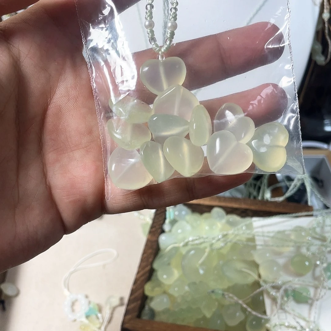 蛇纹石玉合金颈饰