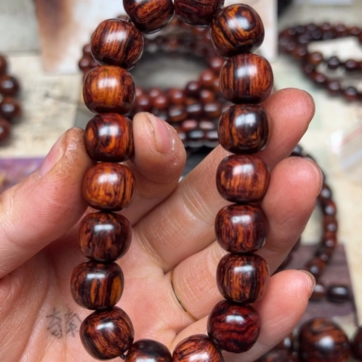 藤类海南红降12老型黑金底天花板