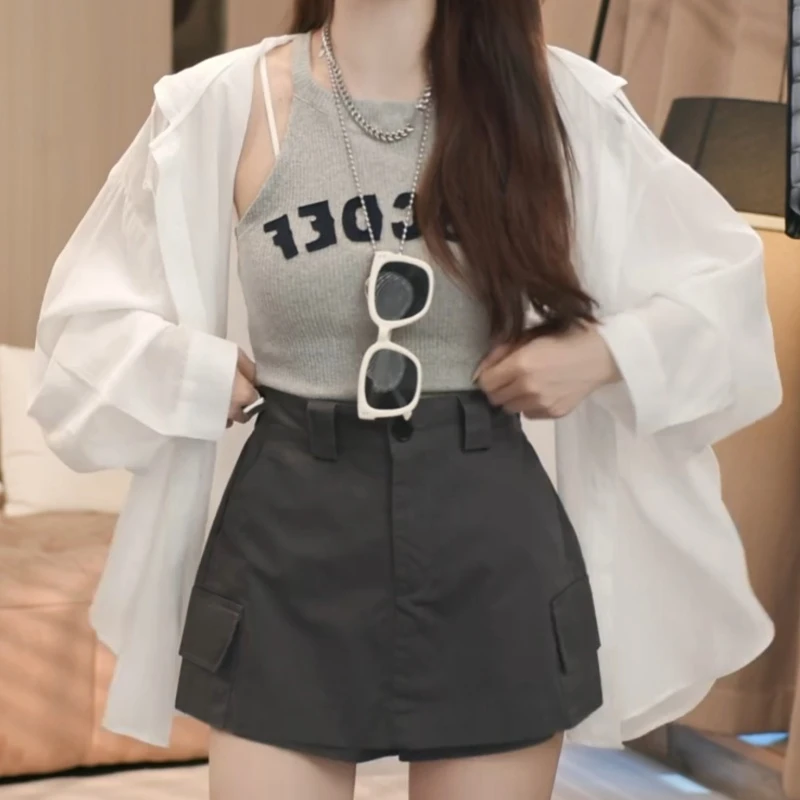新款夏季百搭白色防晒衬衫+灰色无袖背心+灰色短裙LK2503545