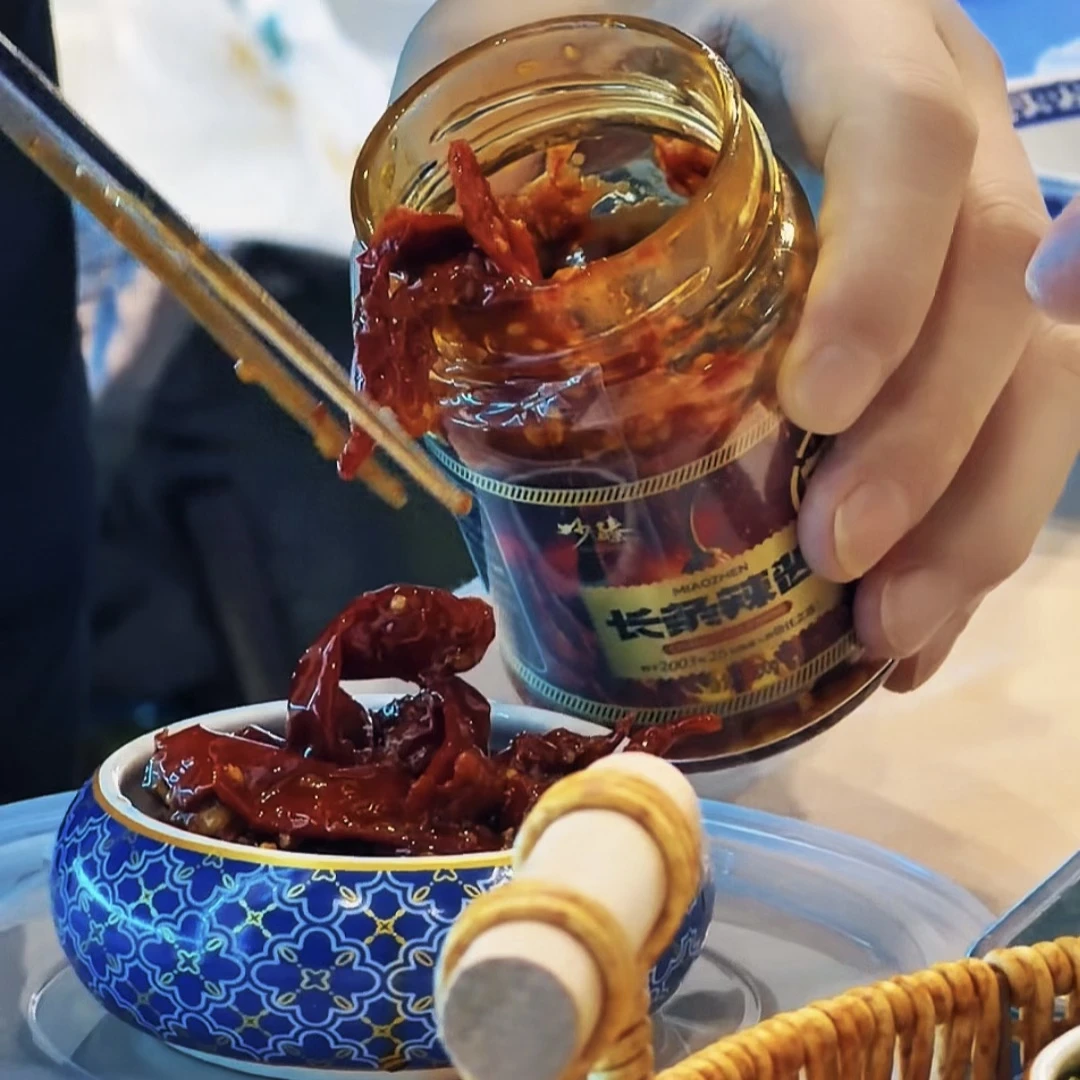 妙臻长条辣酱直播间同款香辣好吃美味可拌面拌饭夹馍